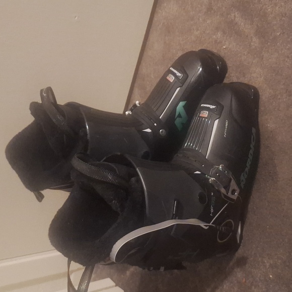 Nordica 26.5 womens ski boots - Picture 3 of 8